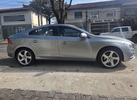 VOLVO-S60-2013
