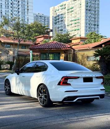 VOLVO-S60-2020