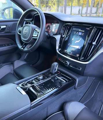 VOLVO-S60-2020