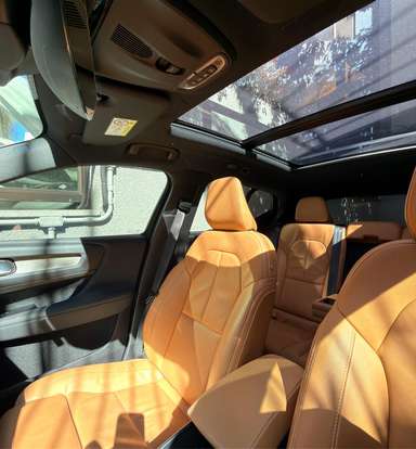 VOLVO-XC40-2021