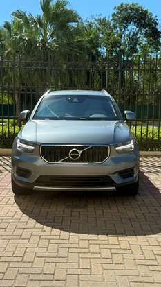 VOLVO-XC40-2.0 T5 GASOLINA MOMENTUM AWD GEARTRONIC VOLVO-XC40-2018