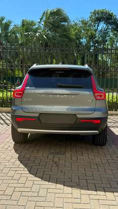 VOLVO-XC40-2018