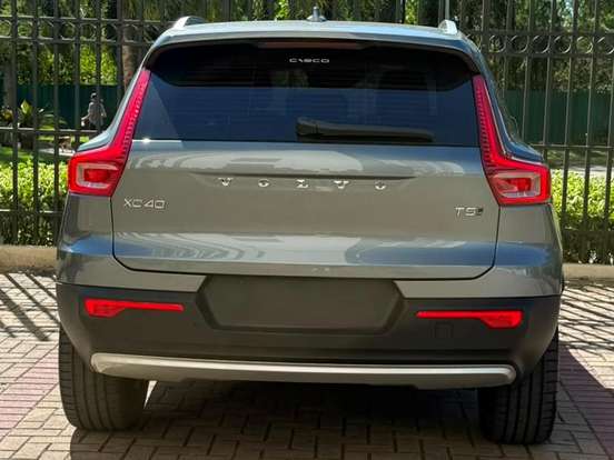 VOLVO-XC40-2.0 T5 GASOLINA MOMENTUM AWD GEARTRONIC VOLVO-XC40-2018