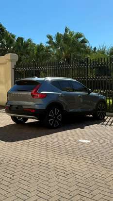 VOLVO-XC40-2018