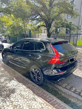 VOLVO-XC60-2020