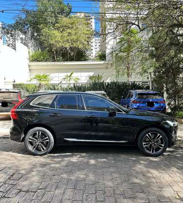 VOLVO-XC60-2020