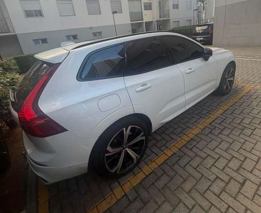 VOLVO-XC60-2023
