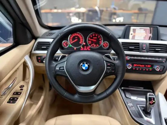 BMW-320i-2014