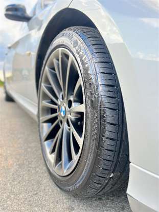 BMW-320i-2010