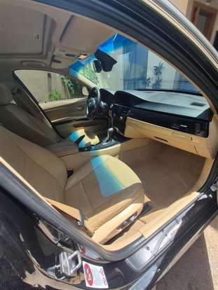 BMW-325i-2010