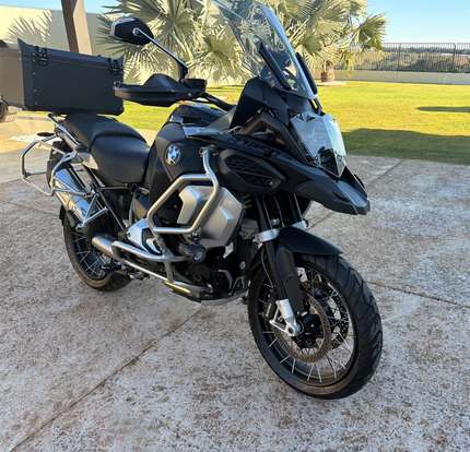 BMW-R 1250 GS ADVENTURE PREMIUM TRIPLE BLACK-2023