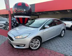 FORD FOCUS 2.0 SE FASTBACK 16V FLEX 4P POWERSHIFT FORD FOCUS 2.0 SE FASTBACK 16V FLEX 4P POWERSHIFT