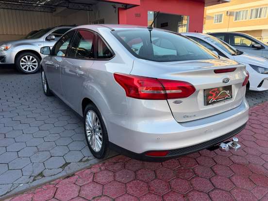 FORD-FOCUS-2018