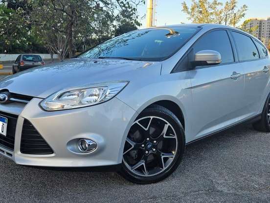 FORD-FOCUS-1.6 SE 16V FLEX 4P POWERSHIFT FORD-FOCUS-2013