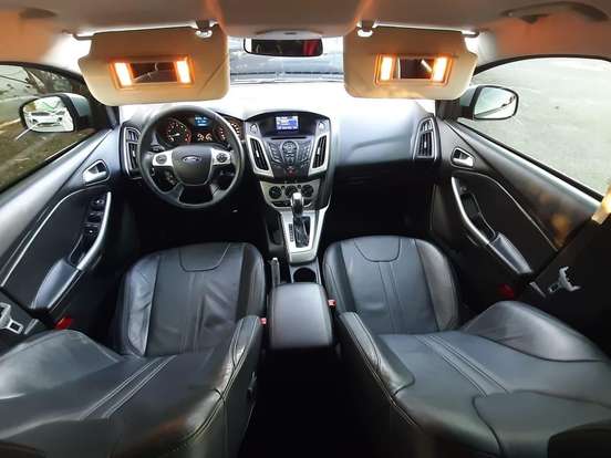 FORD-FOCUS-1.6 SE 16V FLEX 4P POWERSHIFT FORD-FOCUS-2013
