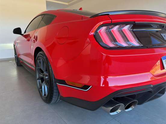 FORD-MUSTANG-2021