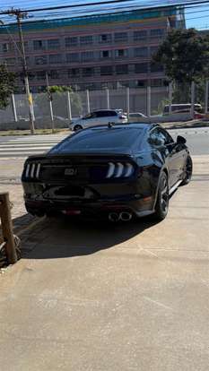 FORD-MUSTANG-2021