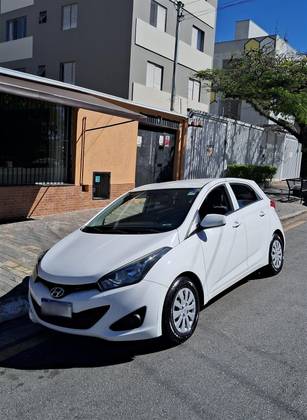 HYUNDAI HB20 1.0 COMFORT PLUS 12V FLEX 4P MANUAL