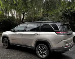 JEEP COMMANDER 2.0 TD380 TURBO DIESEL LIMITED AT9 JEEP COMMANDER 2.0 TD380 TURBO DIESEL LIMITED AT9