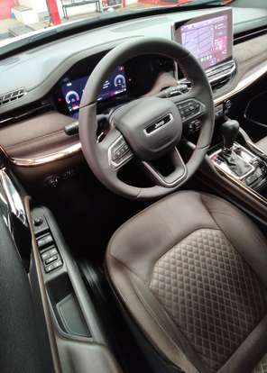 JEEP-COMMANDER-2023