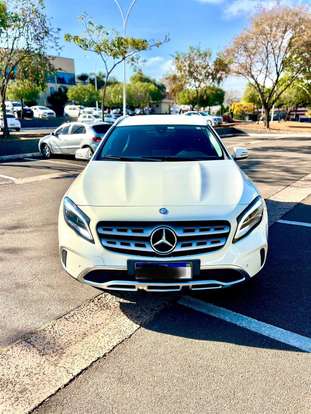 MERCEDES-BENZ-GLA 200-2017