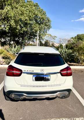 MERCEDES-BENZ-GLA 200-2017