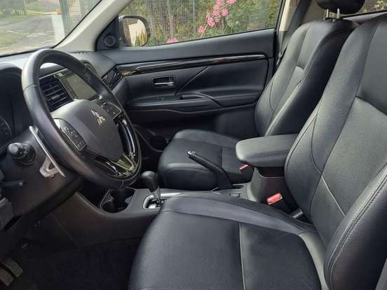 MITSUBISHI-OUTLANDER-3.0 GT 4X4 V6 24V GASOLINA 4P AUTOMÁTICO MITSUBISHI-OUTLANDER-2016