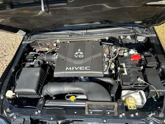 MITSUBISHI-PAJERO FULL-3.8 HPE 4X4 V6 24V GASOLINA 2P AUTOMÁTICO MITSUBISHI-PAJERO FULL-2017