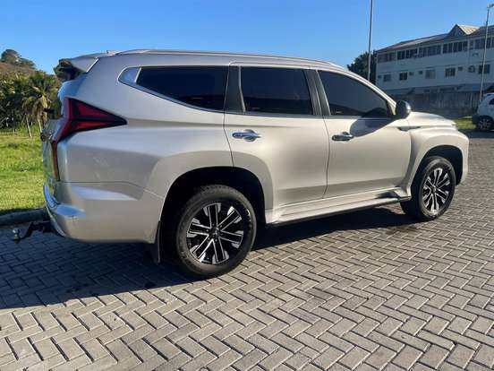 MITSUBISHI-PAJERO SPORT-2.4 16V MIVEC TURBO DIESEL HPE-S AWD AUTOMÁTICO MITSUBISHI-PAJERO SPORT-2023
