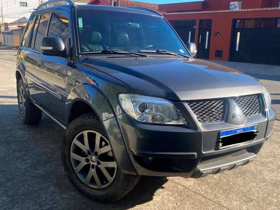 MITSUBISHI-PAJERO TR4-2.0 4X2 16V 140CV FLEX 4P AUTOMÁTICO MITSUBISHI-PAJERO TR4-2013