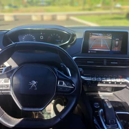 PEUGEOT-3008-2018