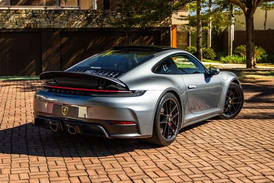 PORSCHE-911-2025