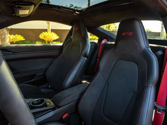 PORSCHE-911-3.6 24V H6 T-HYBRID CARRERA GTS PDK PORSCHE-911-2025