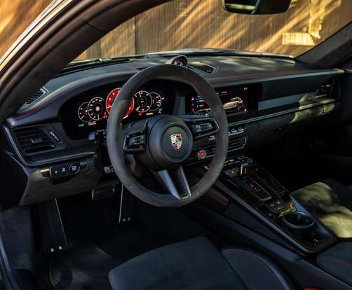 PORSCHE-911-2025