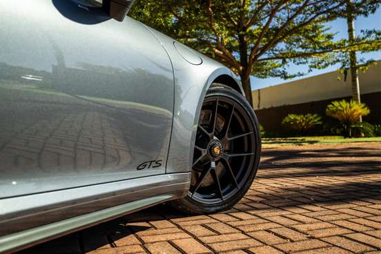 PORSCHE-911-2025