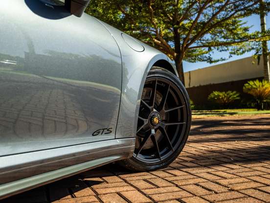PORSCHE-911-3.6 24V H6 T-HYBRID CARRERA GTS PDK PORSCHE-911-2025