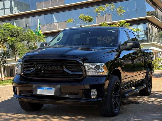 RAM-CLASSIC-5.7 V8 GASOLINA LARAMIE NIGHT EDITION CD 4X4 AUTOMÁTICO RAM-CLASSIC-2022