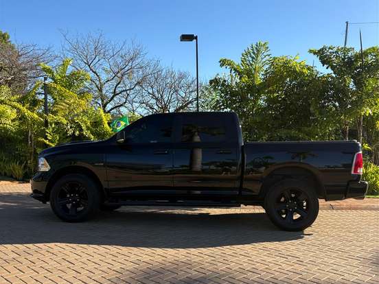 RAM-CLASSIC-5.7 V8 GASOLINA LARAMIE NIGHT EDITION CD 4X4 AUTOMÁTICO RAM-CLASSIC-2022
