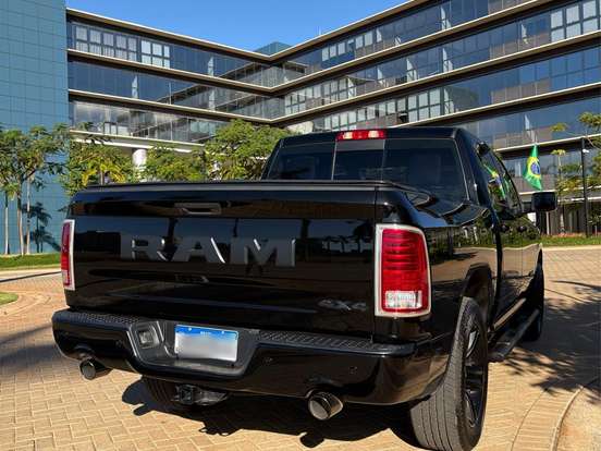 RAM-CLASSIC-5.7 V8 GASOLINA LARAMIE NIGHT EDITION CD 4X4 AUTOMÁTICO RAM-CLASSIC-2022