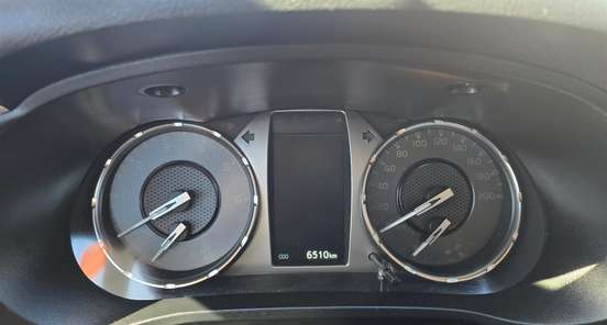 TOYOTA-HILUX-2025