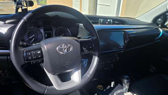 TOYOTA-HILUX-2025