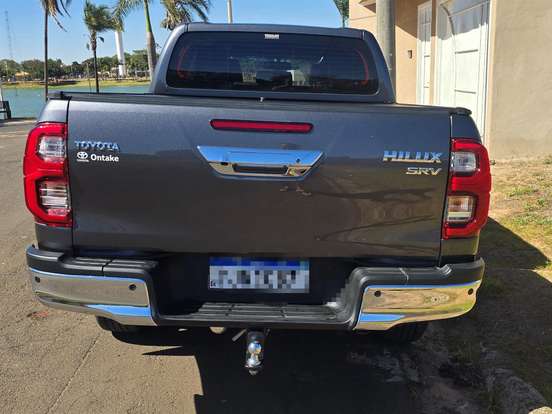 TOYOTA-HILUX-2.8 D-4D TURBO DIESEL CD SRV 4X4 AUTOMÁTICO TOYOTA-HILUX-2025