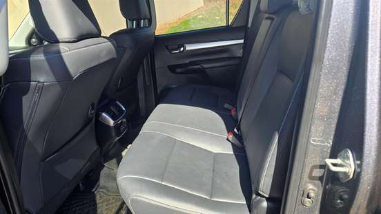 TOYOTA-HILUX-2025