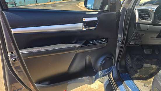 TOYOTA-HILUX-2025