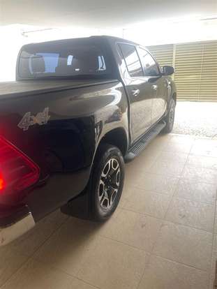 TOYOTA-HILUX-2.8 D-4D TURBO DIESEL CD SRX 4X4 AUTOMÁTICO TOYOTA-HILUX-2022