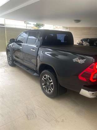 TOYOTA-HILUX-2.8 D-4D TURBO DIESEL CD SRX 4X4 AUTOMÁTICO TOYOTA-HILUX-2022