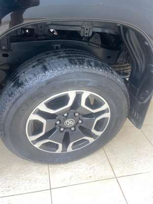 TOYOTA-HILUX-2.8 D-4D TURBO DIESEL CD SRX 4X4 AUTOMÁTICO TOYOTA-HILUX-2022