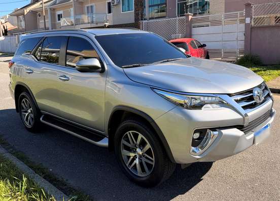 TOYOTA-HILUX SW4-2019