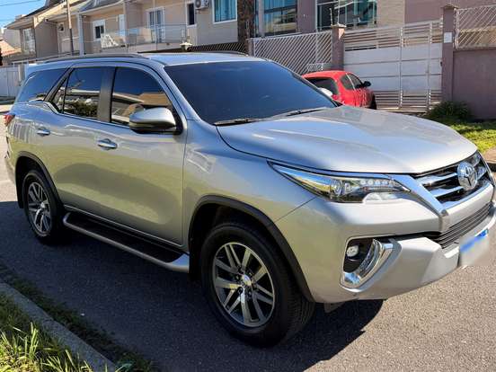 TOYOTA-HILUX SW4-2.8 SRX 4X4 16V TURBO INTERCOOLER DIESEL 4P AUTOMÁTICO TOYOTA-HILUX SW4-2019