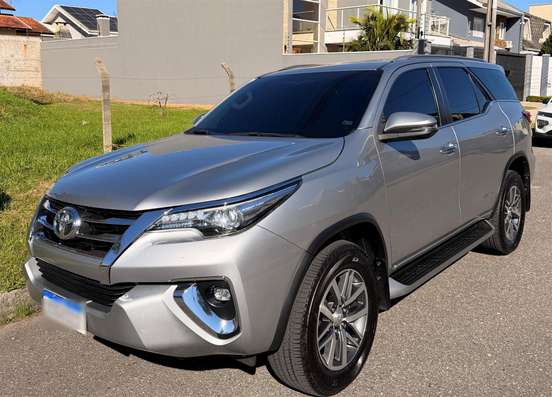 TOYOTA-HILUX SW4-2019